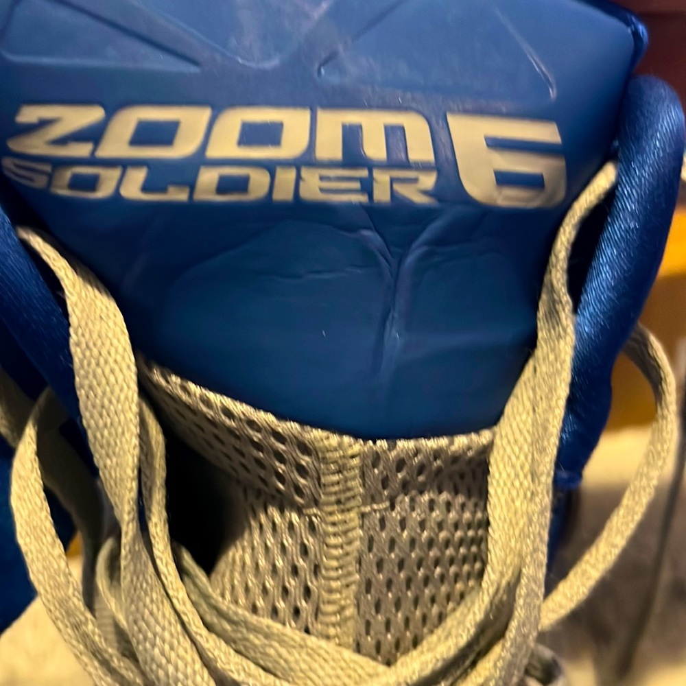 Nike LeBron ZOOM SOLDIER 6